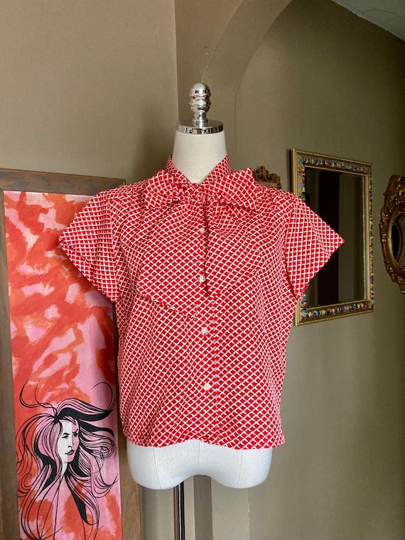Vintage 70s Red & White Patterned Pussybow Blouse… - image 2
