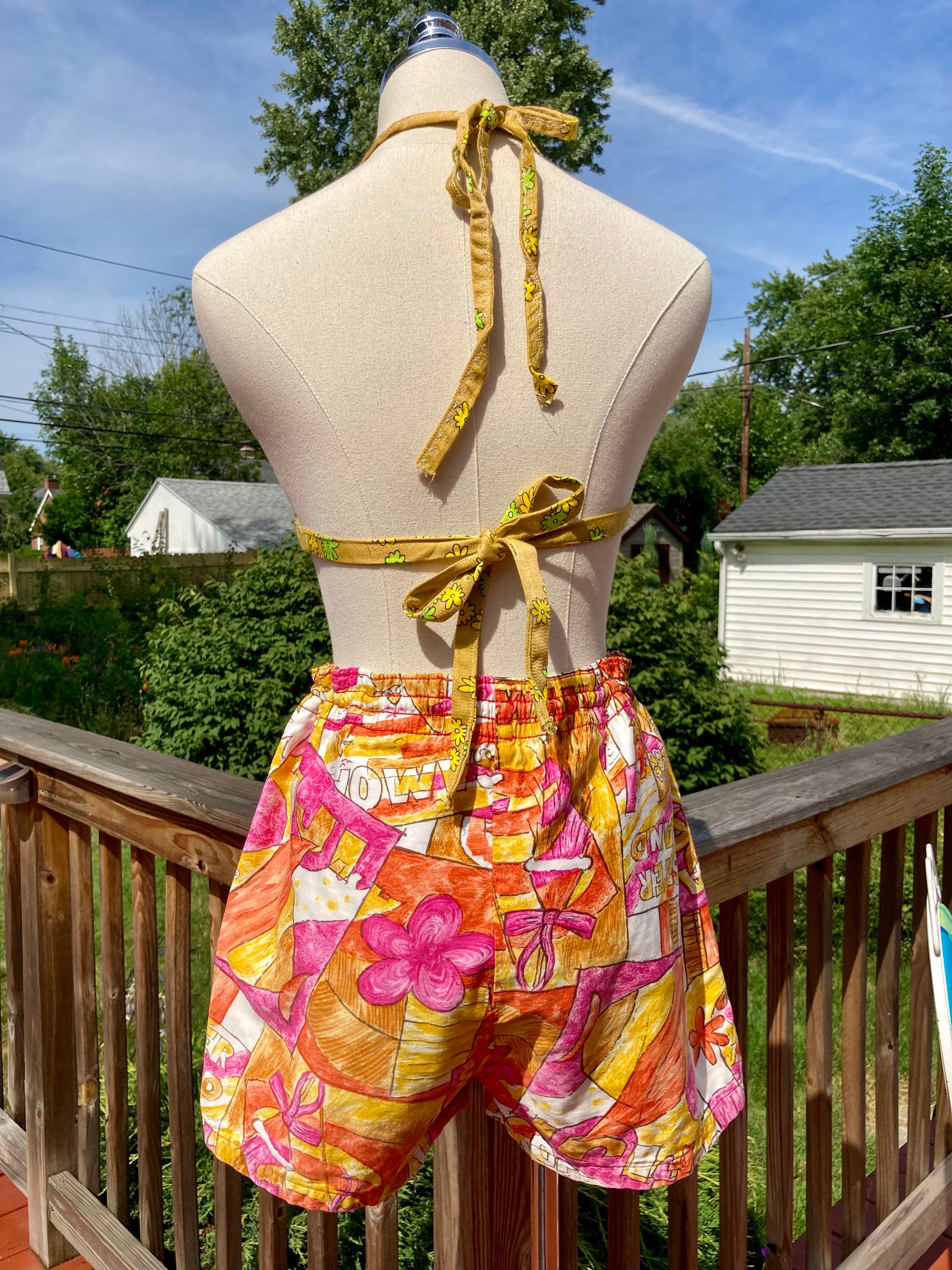 Vintage 60s/70s Psychedelic Flower Power Bikini Top Only