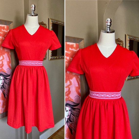 Vintage 70s Red Polyester & Lace Mini Dress / Vin… - image 1