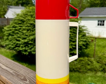 Vintage 70s Rainbow Print Aladdin Quart Thermos / Vintage Rainbow Quart Thermos / Vintage Rainbow Thermos