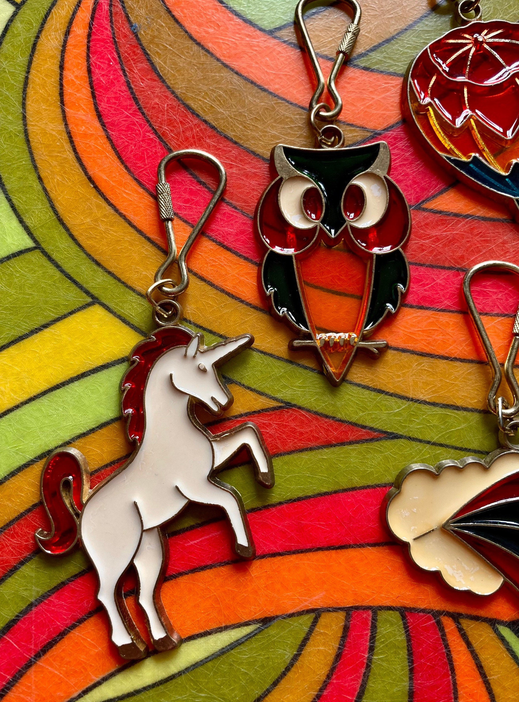 ONE Vintage NOS 70s Faux Stained Glass Keychain / Vintage Unicorn