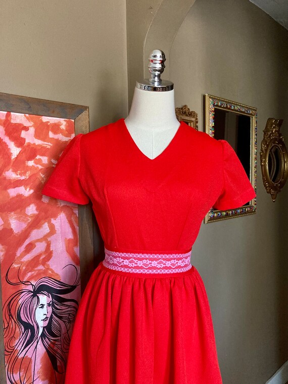 Vintage 70s Red Polyester & Lace Mini Dress / Vin… - image 3