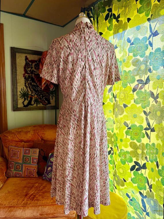 Vintage 70s Mod Novelty Print Pussybow Polyester … - image 6