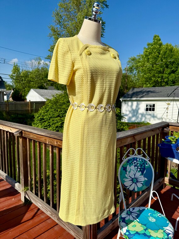 Vintage 60s Mod Yellow Textured Shift Dress with … - image 5
