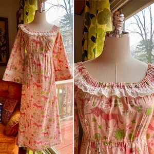 Vintage 70s Pink & Green Unicorn Flower Power Sun Novelty Print Nightgown Dress Teen/XXS Size / Vintage Novelty Unicorn Nightgown Dress image 1