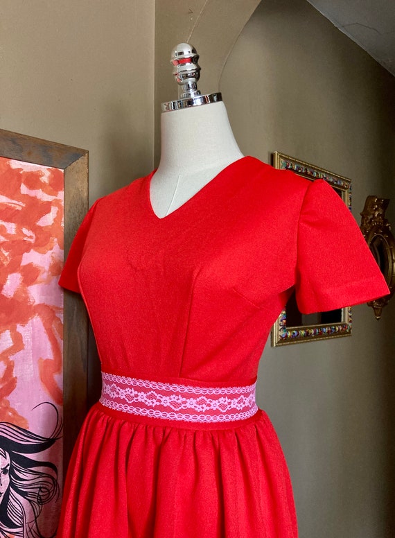 Vintage 70s Red Polyester & Lace Mini Dress / Vin… - image 8