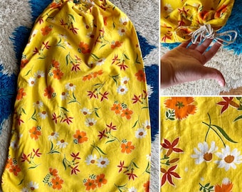 Vintage 70s Yellow Flower Power Cotton Drawstring Laundry Bag / Vintage Yellow Floral Laundry Bag / Vintage Cotton Flower Print Laundry Bag