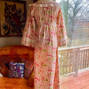 Vintage 70s Pink & Green Unicorn Flower Power Sun Novelty Print Nightgown Dress Teen/XXS Size / Vintage Novelty Unicorn Nightgown Dress image 6