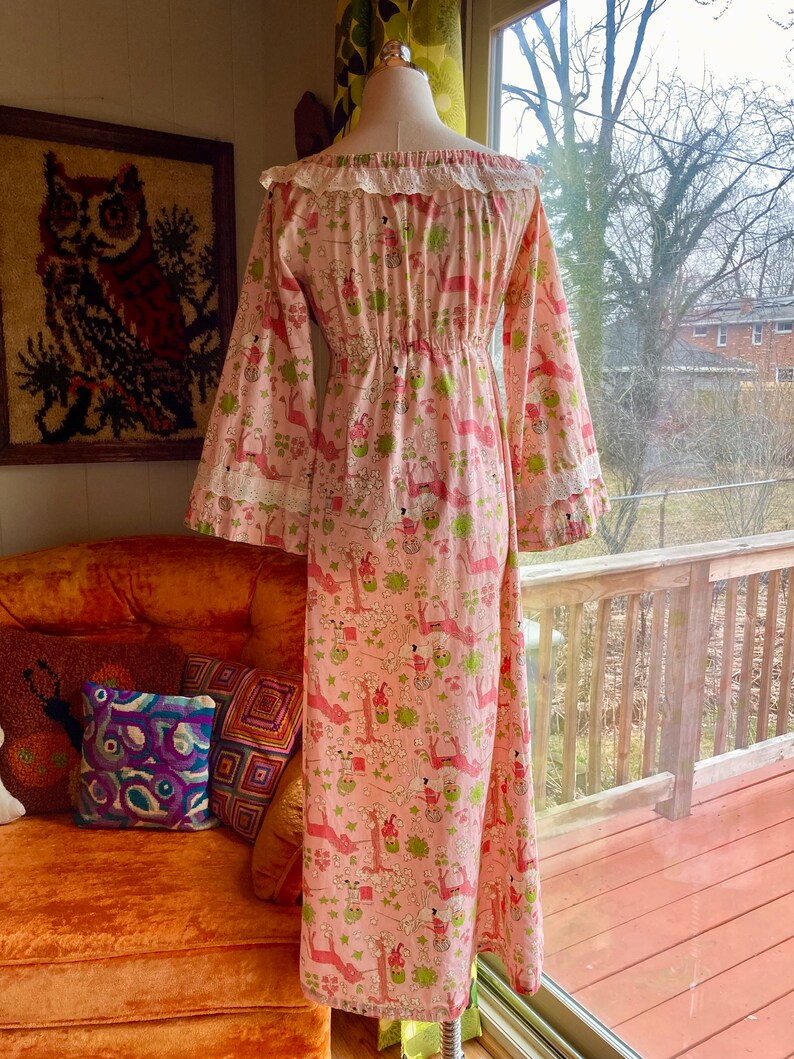 Vintage 70s Pink & Green Unicorn Flower Power Sun Novelty Print Nightgown Dress Teen/XXS Size / Vintage Novelty Unicorn Nightgown Dress image 6