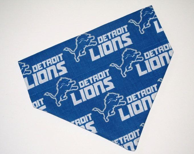 No-Tie, Slip Over Collar Dog Bandana, Detroit Lions Team Fabric (collar not included)