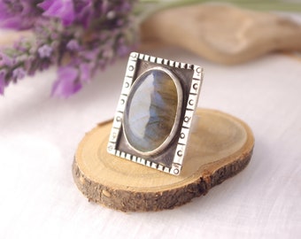 Labradorite silver ring, geometric statement ring, one of a kind healing stone ring, US 6