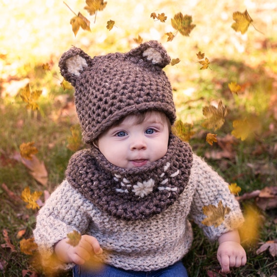 Loom Knit Mouse Hat And Cowl Set PDF PATTERN. Sized For Baby to