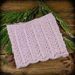 Loom Knit Lace Cowl/Neckwarmer PATTERN. Perfect for a little girl or sophisticated woman. PDF PATTERN. Instant download. Beautiful Lace!