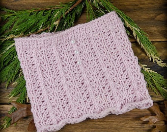 Loom Knit Lace Cowl/Neckwarmer PATTERN. Perfect for a little girl or sophisticated woman. PDF PATTERN. Instant download. Beautiful Lace!