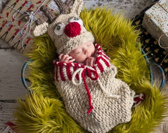 Loom Knit Reindeer Cocoon and Hat Set PATTERN. PDF Newborn Christmas Cocoon Set Loom Knitting Pattern.