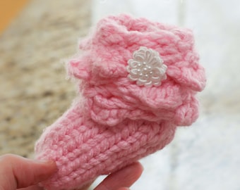 Loom Knit Scallop Baby Bootie PATTERN.  Similar to Crocodile Stitch!  Fits Newborn to 6 month. Adorable gift idea!  PATTERN ONLY!!!