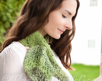 Loom Knit keyhole Scarf PATTERN. Leaf Scarflet, Cowl, Ascot,  Leaves and Lace.  PDF Loom Knitting PATTERN! Available for immediate download.