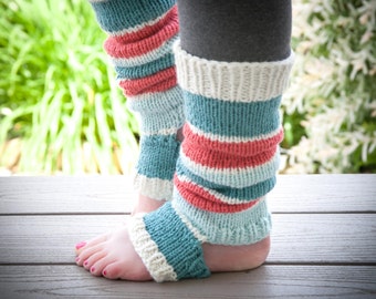 Loom knit legwarmer PATTERN, loom knit yoga legwarmers, loom knit dance socks Pattern, Stirrup legwarmers, PDF Download. Teen/adult.