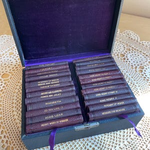 Full Set of 24 William Shakespeare Miniature Knickerbocker Books in Original Box, Miniature Books, Antique Leather Bound Miniature Books