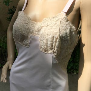 Vintage Bombshell Pink Pinup Ivory Lace Full Dress Slip 60s does 30s Wonder Maid Antron Nylon S M