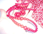 Vintage Mid Century Mod Cherry Red Long Lucite Necklace and Matching Earrings, Demi Parure 1960s Red Pin Up Bead Jewelry Set, Excellent