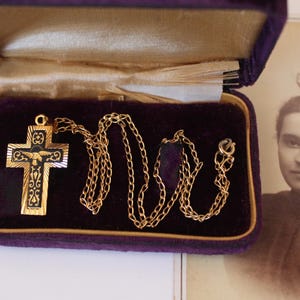 Estate Jewelry - Unusual Damascene Christian Cross Pendant with Bird Necklace on 19&quot; Chain, Toledo Spain, Original Card, 24 KT Gold Plate