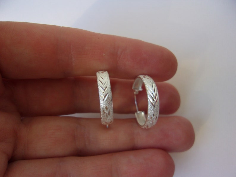 Vintage Sterling Silver Hoop Earrings Beautiful Textured Etched Design Sterling Silver Hoops Pierced Self Closing Posts