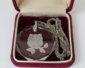 Vintage 1970s Hallmark Little Gallery Owl Pendant, Austrian Lead Crystal Owl Reverse Intalio Etched Owl Bird Pendant Necklace 21" Chain