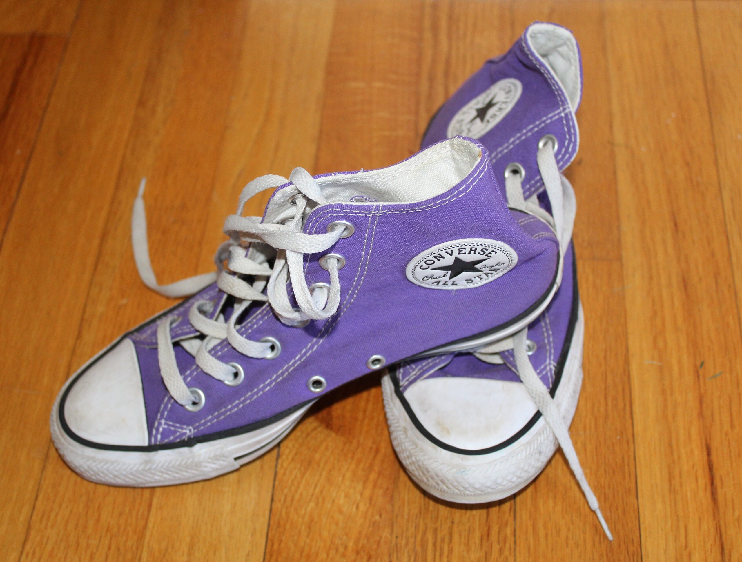 violet high top converse