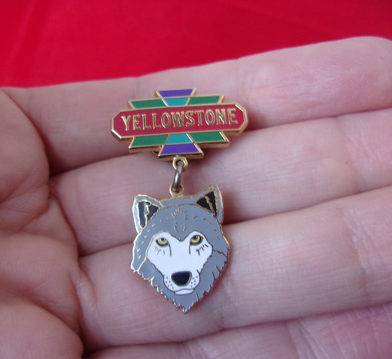 Lapel Pin Vintage Yellowstone Wyoming Yellowstone Park Jacket Vintage Wolf Yellowstone Pin Montana for Wolf Reintroduction Project Pin