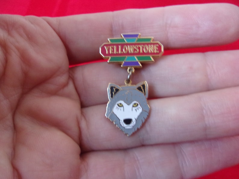 Lapel Pin Vintage Yellowstone Wyoming Yellowstone Park Jacket Vintage Wolf Yellowstone Pin Montana for Wolf Reintroduction Project Pin