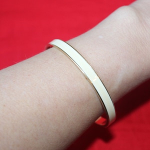 Vintage Mid Century Mod Crown Trifari Cream Enamel and Gold Tone Bracelet, Crown Trifari Signed Bangle Bracelet, Simple Elegant