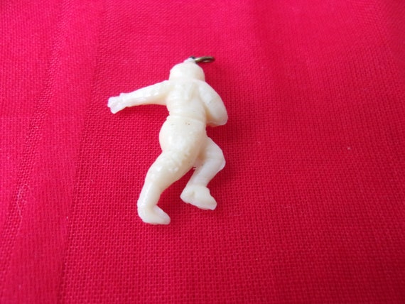 Vintage 1940s Celluloid Football Player Charm, 19… - image 7