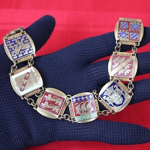 Vintage Mid Century Heraldic FRANCE Souvenir Charm Travel Bracelet Colorful Coat Of Arms for Paris, Alsace Normandie French Enamel Bracelet