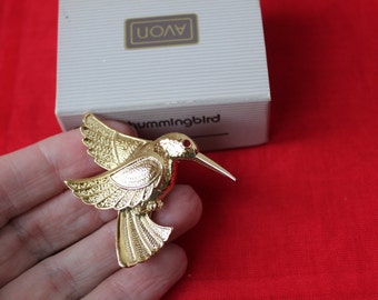 Vintage 1989 Faux Red Ruby Eye Golden Hummingbird Pin Brooch by Avon with Original Box, Excellent Never Worn Condition