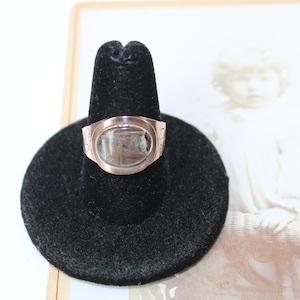Antique 1860s Solid Gold Size 9 Victorian Era Mourning Ring with Woven Brown Hair Under Glass, Memorial Hair Jewelry, Nice Larger Size