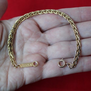 Vintage Signed NAPIER Gold Tone Bracelet, Clasp Signed Napier, 7.5 Wearable Length, Excellent Condition 1980s Napier Jewelry image 3