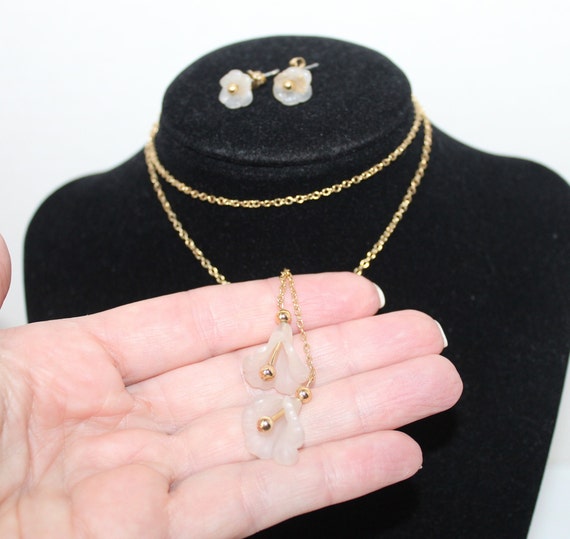 Vintage Frosted Lily Lariat Necklace Set - Pastel… - image 7
