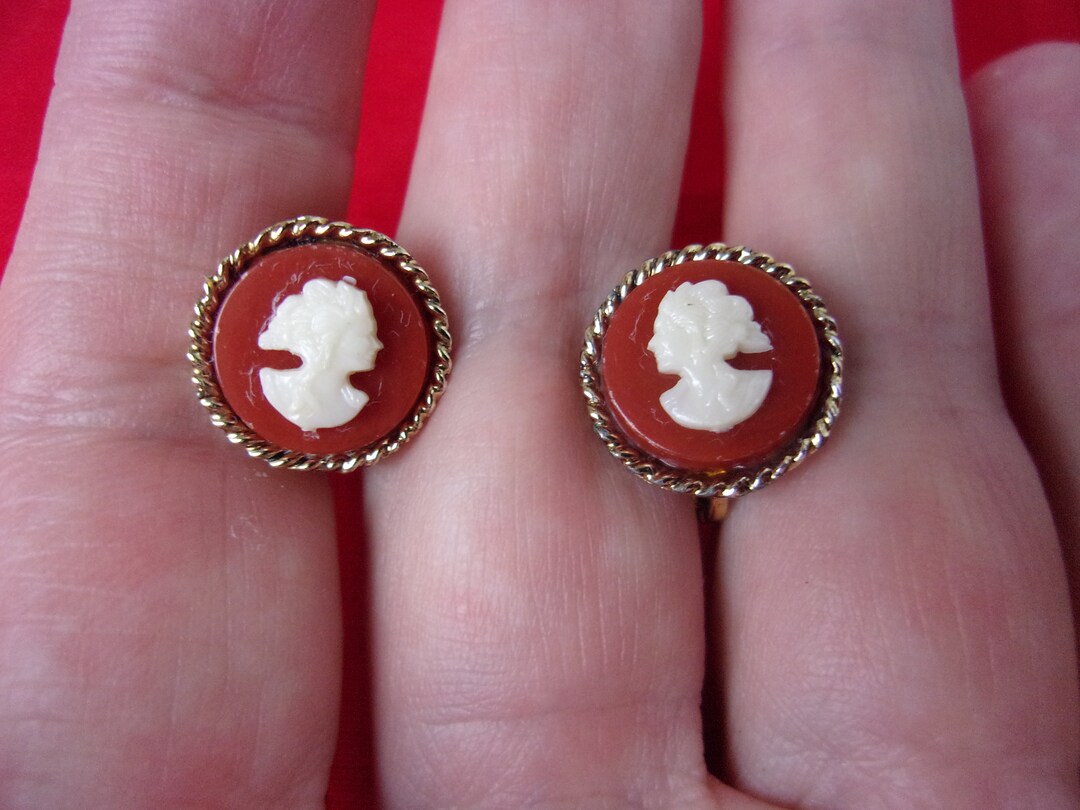 Vintage Mid Century Cameo Earrings, Clip on Earrings, Molded Winged