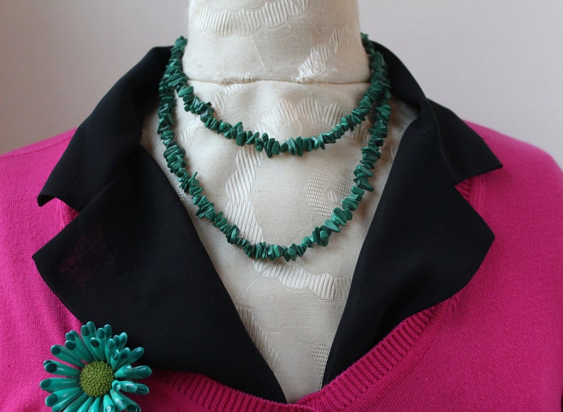 Vintage 1970s BOHO Green Malachite Natural Rough Beads Long Necklace Extra Long 34 Long Strand Malachite Beads image 3