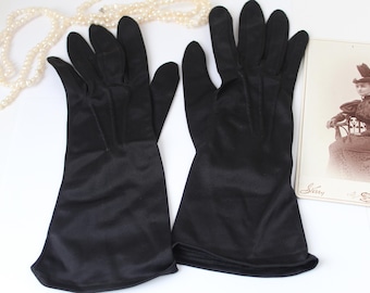 vintage dames taille 7 gants noirs sur le poignet milieu du siècle des années 1950 fabriqués en Allemagne de l'ouest beaux gants noirs élégants propres portables