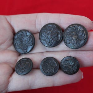 Lote de 6 botones antiguos de Girl Scout, botones de abrigo de Girl Scout de la década de 1920, metal grabado, fabricados en Nueva York, 3 grandes, 3 más pequeños