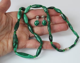 Vintage 1970s Boho Green Malachite Elongated Beaded Necklace Set with Pierced Malachite Drop Earrings, Vintage 70s Jewelry Set Green Stone