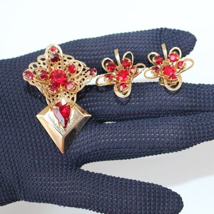 Vintage Mid Century Red Rhinestones Faux Red Rubies 50s Gold Tone Filigree Pin, Clip On Earrings Set, Unique Hollywood Glam Set Estate