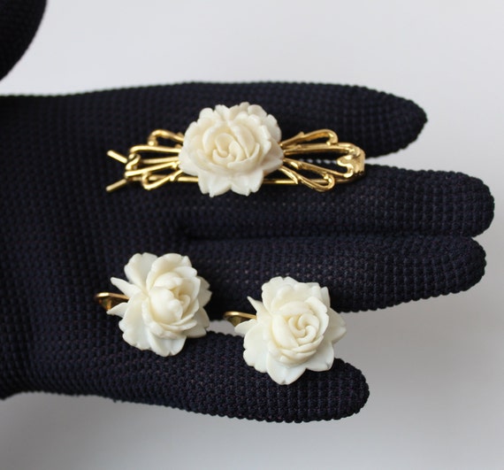 Vintage 1950s Jewelry Set Carved White Celluloid … - image 2
