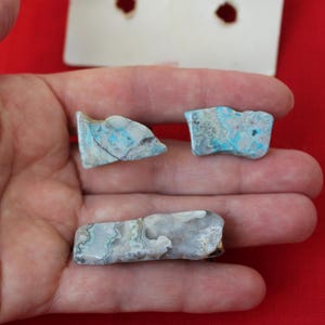 Gemelos vintage de ágata lisa azul pálido, piedra natural, piedras naturales azul claro y gris, estilo hippie, años 70, para hombre. Tarjeta original de ágata.
