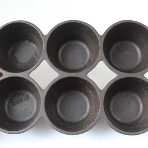 Antique Vintage Griswold No 18 Cast Iron 6 Cup Muffin Cupcake Pan 6141 Erie PA USA, Beautiful Rustic Primitive Muffin Cupcake Pan GREAT