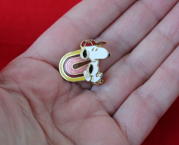 Vintage 1970's Enamel Snoopy Peanuts Pin with Rain