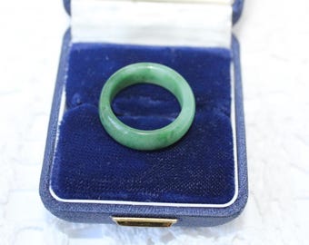 Estate Jewelry - Vintage Natural Green Marbled Jade Jadeite Band Ring Size 6 to 6.5 Excellent Condition
