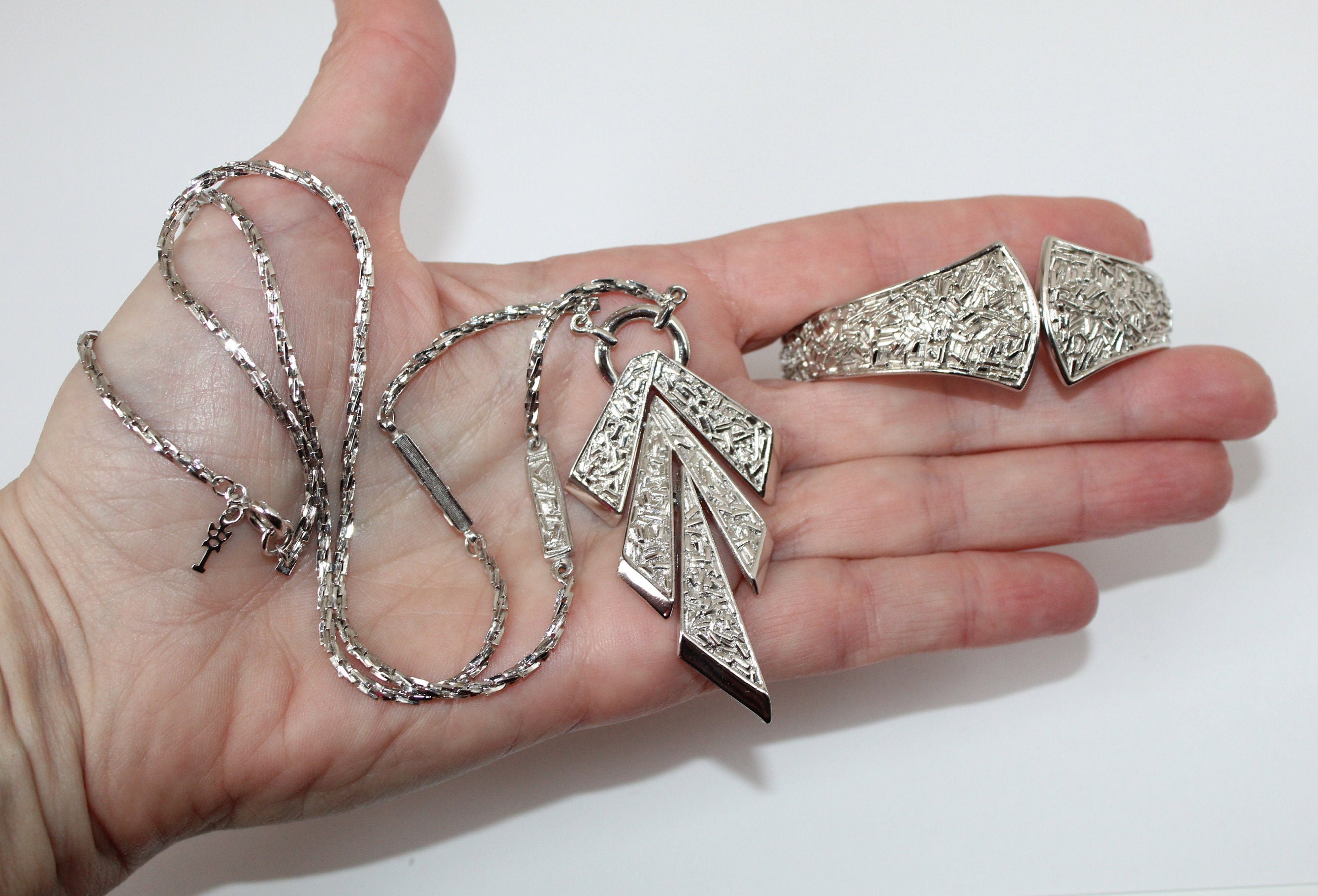 Trifari Jewelry Set - Etsy Trifari Jewelry Set - Etsy